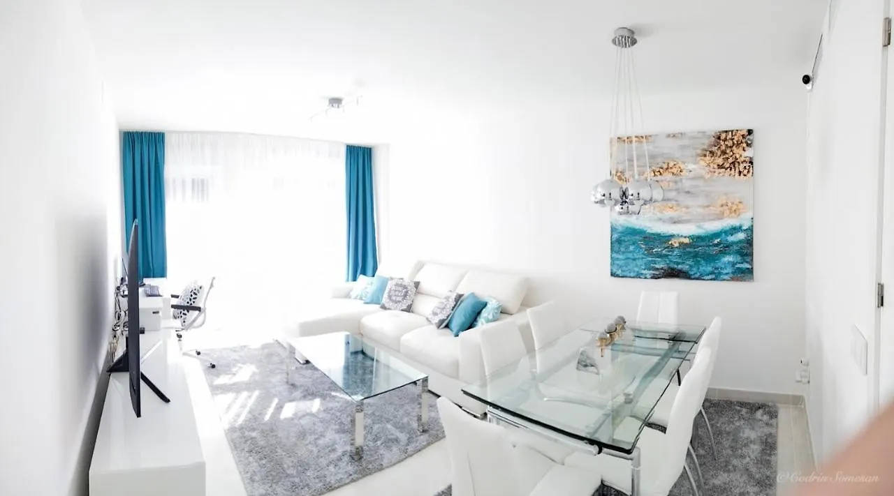 Lovely Apartment Centrally Located In Estepona
