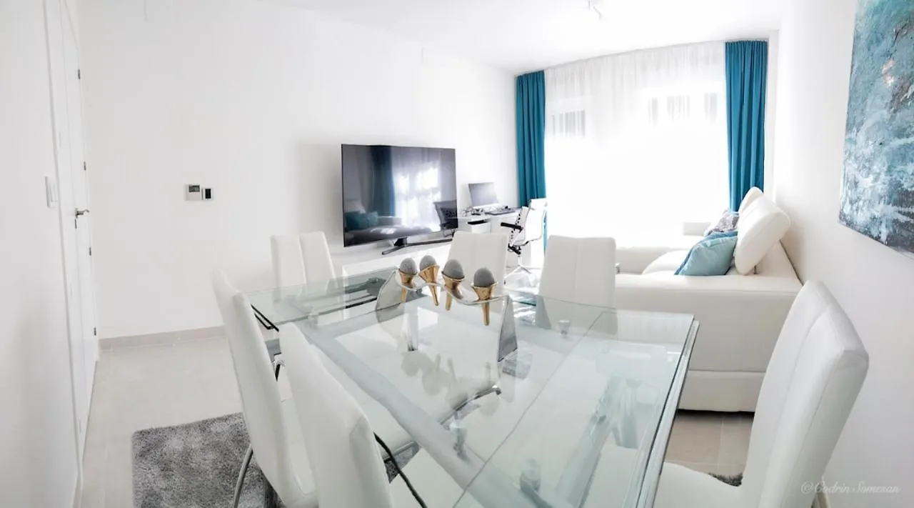 Lovely Apartment Centrally Located In Estepona