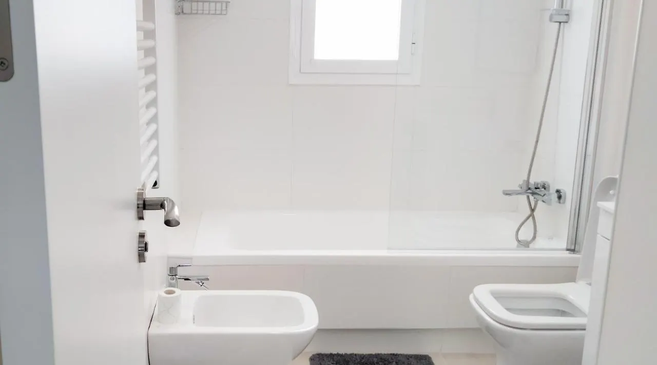 Lovely Apartment Centrally Located In Estepona