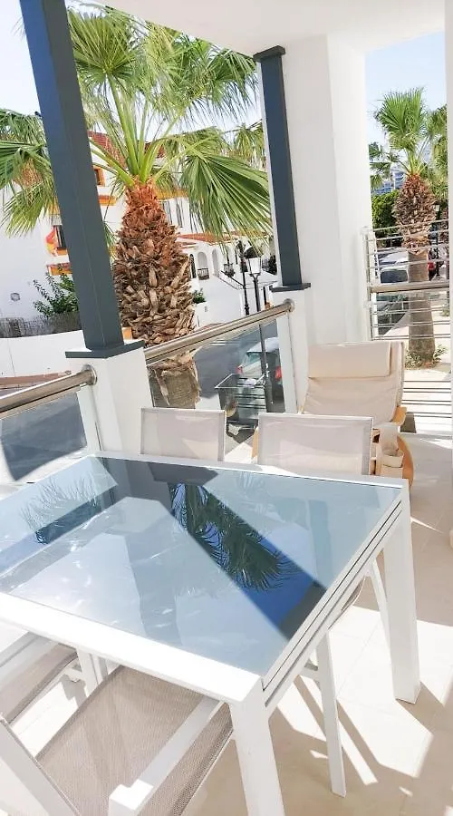 Lovely Apartment Centrally Located In Estepona