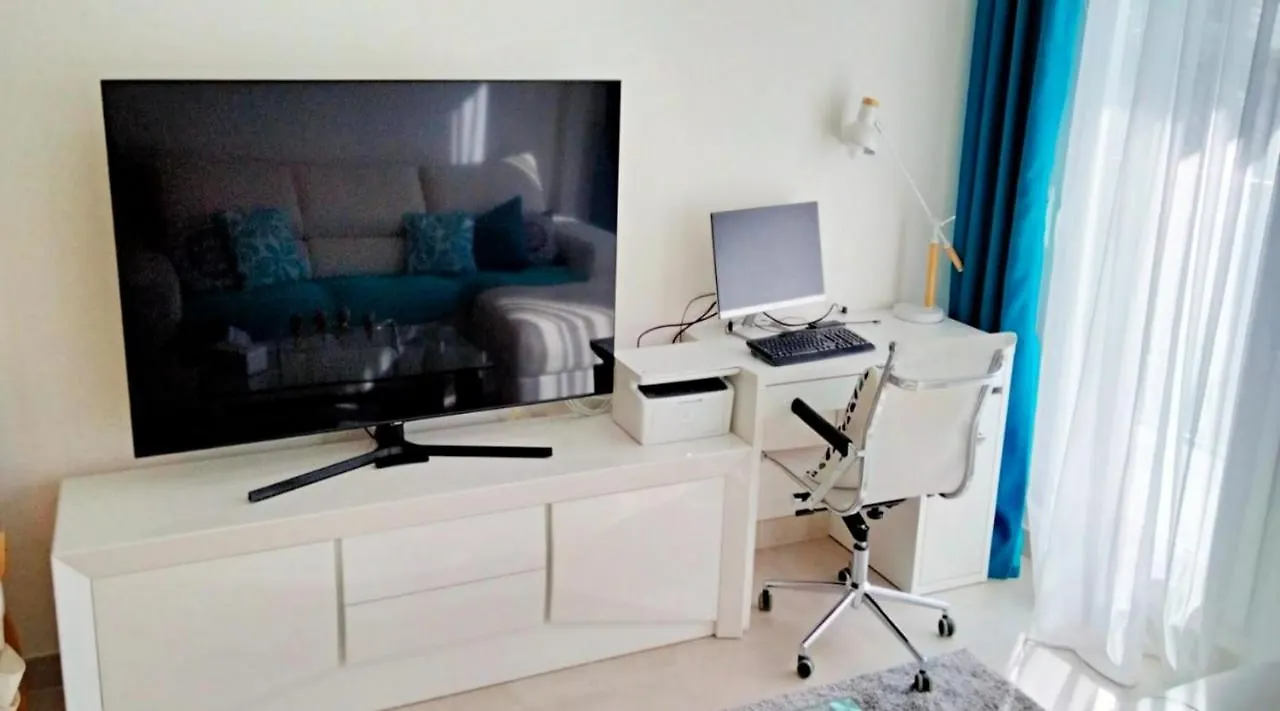 Lovely Apartment Centrally Located In Estepona