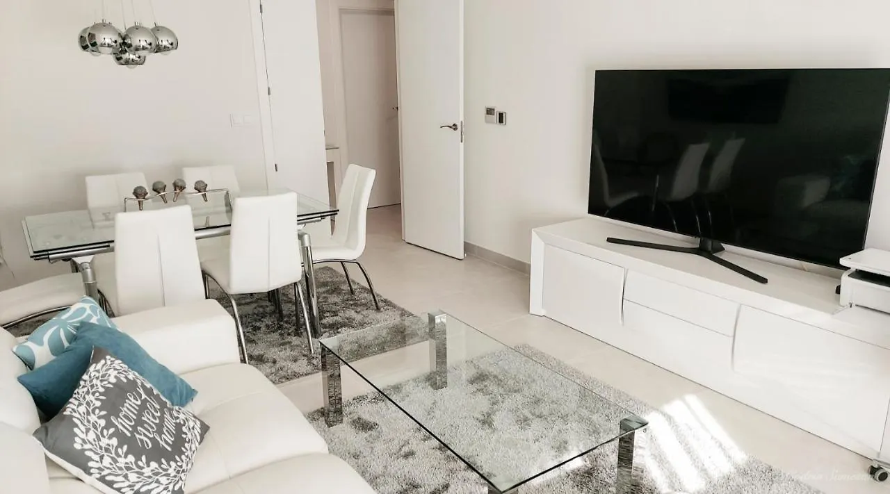Lovely Apartment Centrally Located In Estepona