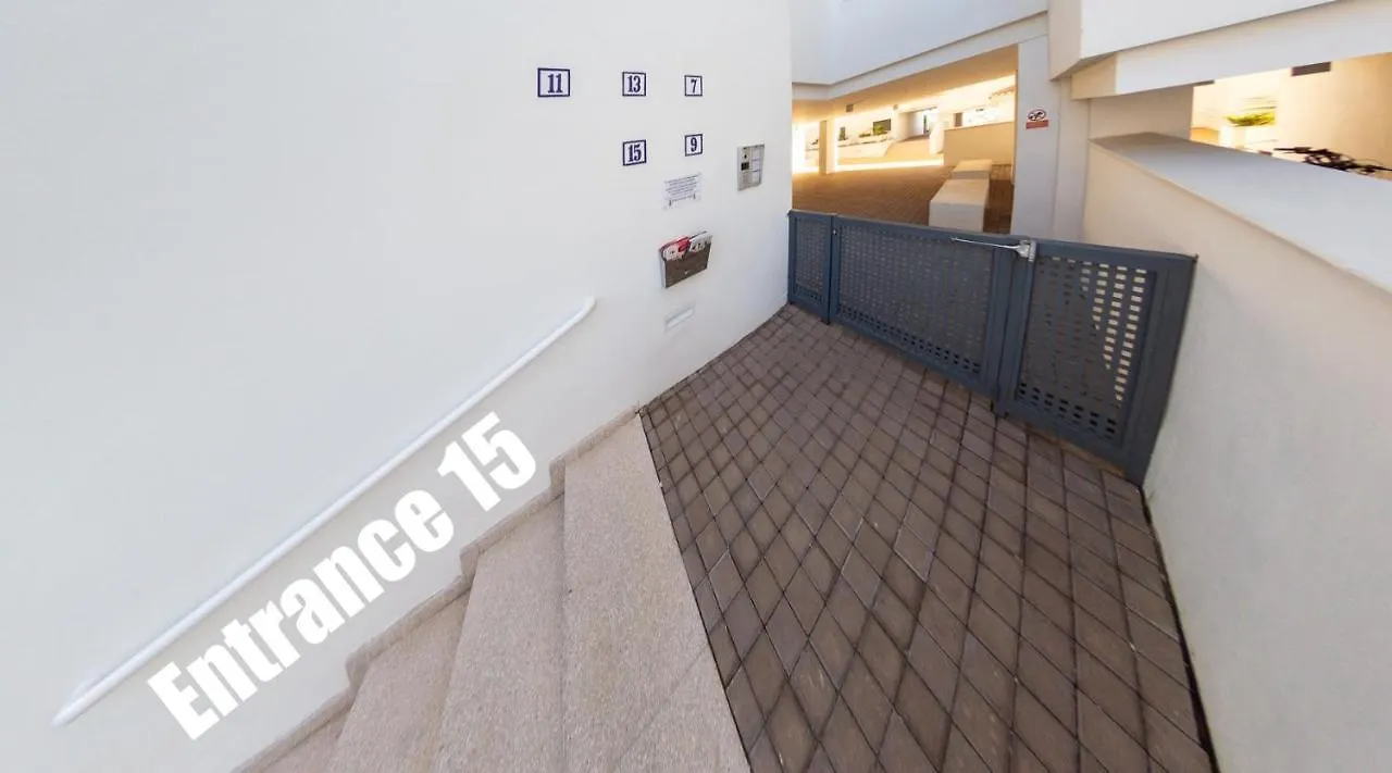 Lovely Apartment Centrally Located In Estepona